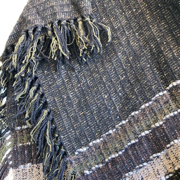 Hand Knit Irish Shawl - Picture 4 of 5